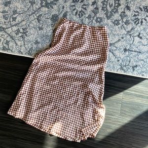 NWT Abercrombie satin style skirt